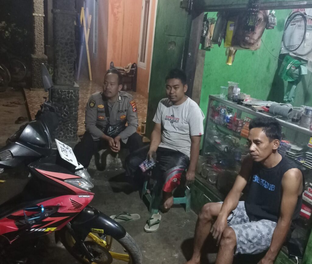 Polsek Pulosari Melaksanakan Patroli C3 untuk Menciptakan Lingkungan Aman dan Kondusif 6 WhatsApp Image 2023 10 11 at 13.53.19