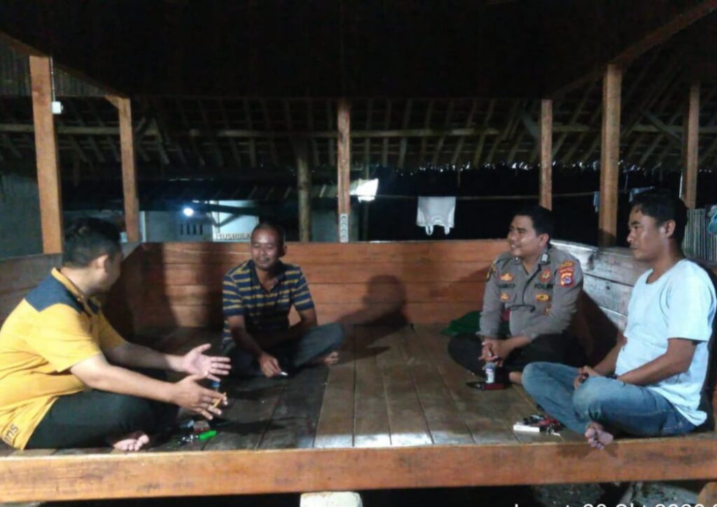 Polsek Bojong Gelar Patroli Malam Untuk Ciptakan Kamtibmas yang Aman 10 WhatsApp Image 2023 10 22 at 11.16.44