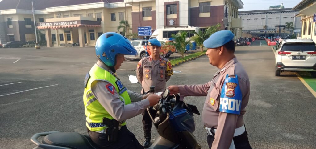 Sipropam Polres Pandeglang Temukan 2 Personil dengan SIM dan KTA Tidak Berlaku 10 WhatsApp Image 2023 10 23 at 11.09.36