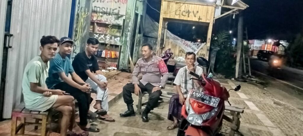 Patroli Malam Polsek Saketi: Meningkatkan Keamanan dan Mengingatkan Kenakalan Remaja 7 WhatsApp Image 2023 10 23 at 15.18.33