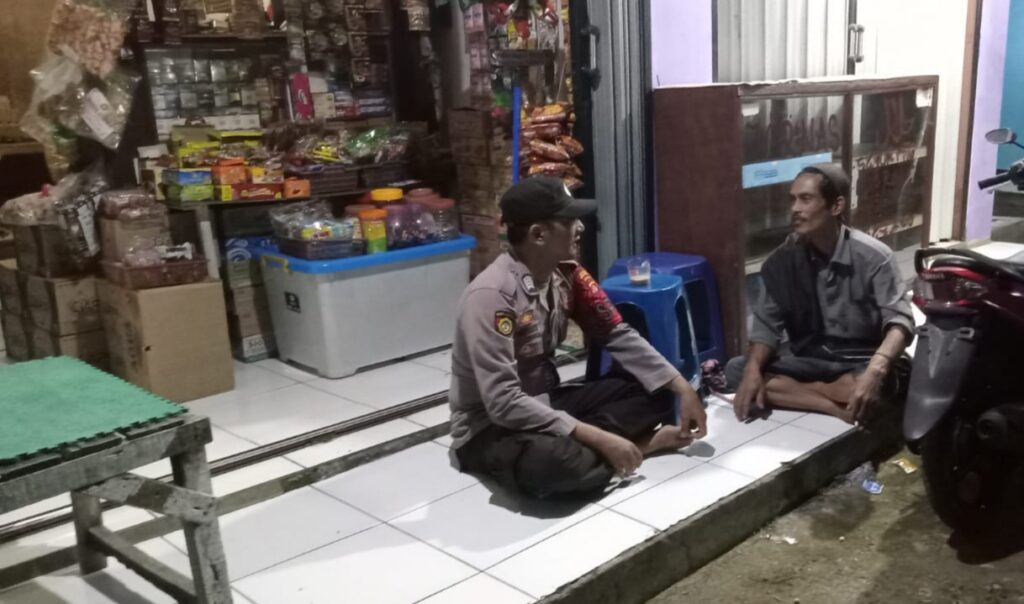 Polsek Bojong Tingkatkan Kegiatan Patroli Malam untuk Ciptakan Keamanan dan Ketertiban 2 WhatsApp Image 2023 10 23 at 20.29.55