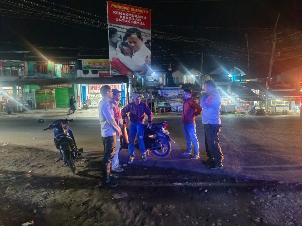 Patroli Malam oleh Anggota Polsek Banjar Polres Pandeglang untuk Ciptakan Keamanan 8 WhatsApp Image 2023 10 26 at 09.27.42