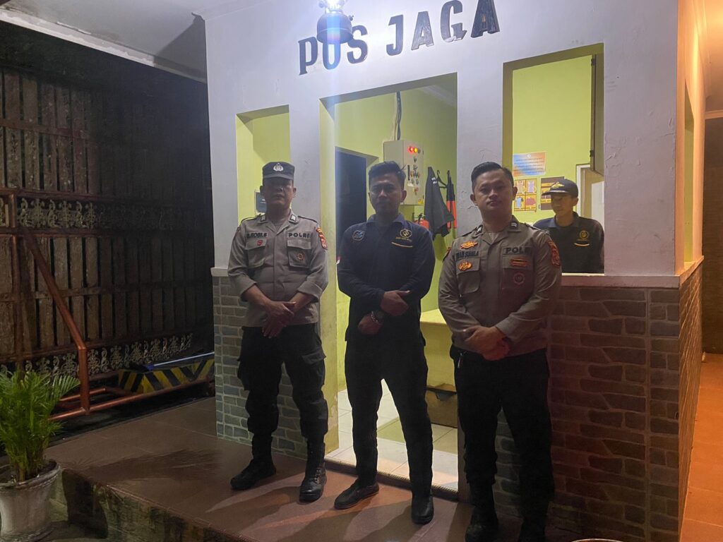 Polsek Panimbang Gelar Patroli Malam untuk Pemeliharaan Kamtibmas 10 WhatsApp Image 2023 10 26 at 09.34.29