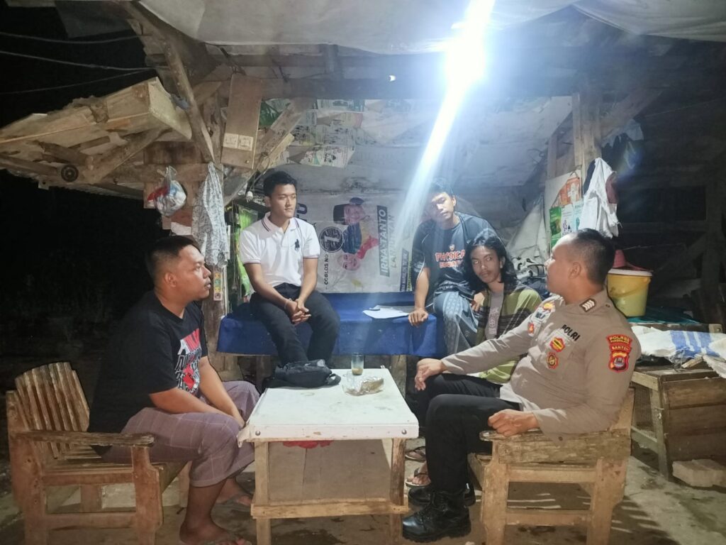 Polsek Pulosari Sambangi Pemuda untuk Berikan Himbauan Kamtibmas 4 WhatsApp Image 2023 10 26 at 09.40.46
