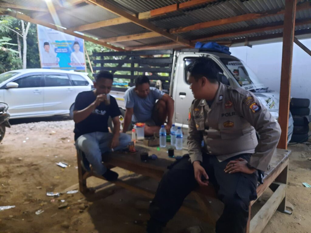 Polsek Munjul Tingkatkan Kegiatan Sambang KRYD untuk Jaga Kamtibmas dan Ciptakan Rasa Aman 8 WhatsApp Image 2023 10 27 at 11.14.14