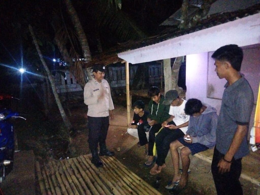 Polsek Patia Tingkatkan Patroli KRYD untuk Mewujudkan Keamanan dan Pelayanan Terbaik 6 WhatsApp Image 2023 10 28 at 16.15.51