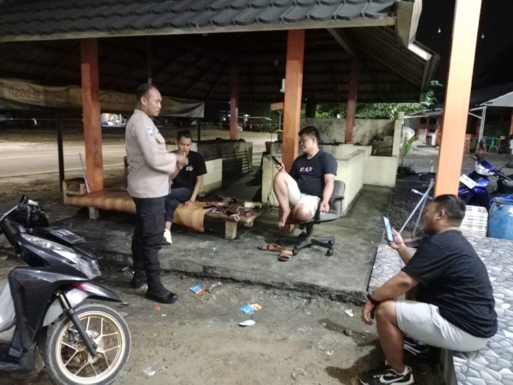 Polsek Carita Melaksanakan Patroli Malam Guna Cegah Gangguan Kamtibmas 9 WhatsApp Image 2023 10 30 at 21.35.36