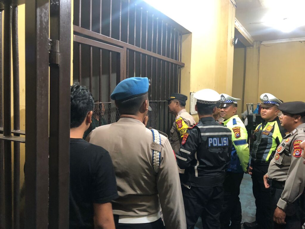 Pastikan Keamanan Tahanan, Polres Pandeglang Gelar Pengecekan Ruang Tahanan 10 WhatsApp Image 2023 11 03 at 10.51.34