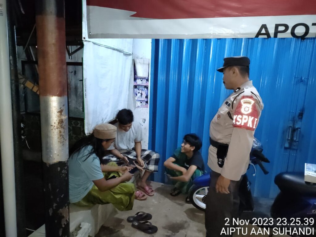 Polsek Pandeglang Terus Berpatroli Demi Keamanan dan Ketertiban Wilayah 1 WhatsApp Image 2023 11 03 at 20.56.31