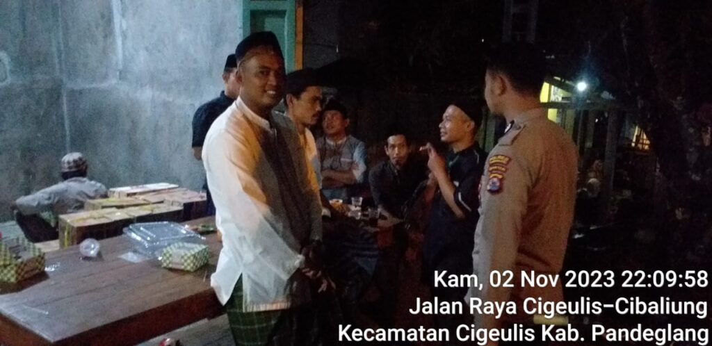 Patroli KRYD Polsek Cigeulis: Wujudkan Kamtibmas Aman dan Kondusif 4 WhatsApp Image 2023 11 03 at 21.06.55