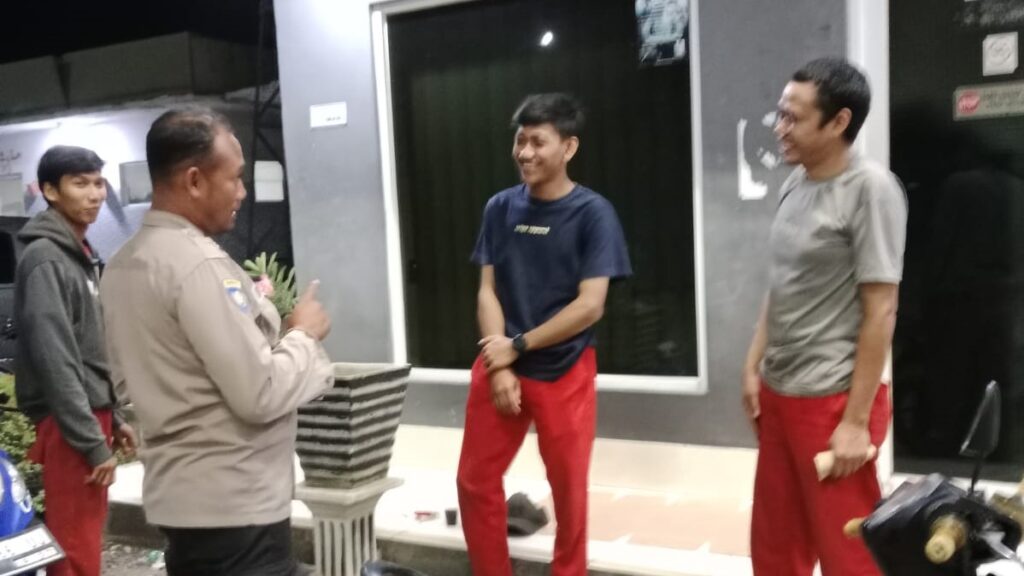 Polsek Carita Tingkatkan Patroli Malam Untuk Ciptakan Lingkungan Aman dan Nyaman 4 WhatsApp Image 2023 11 11 at 04.27.57