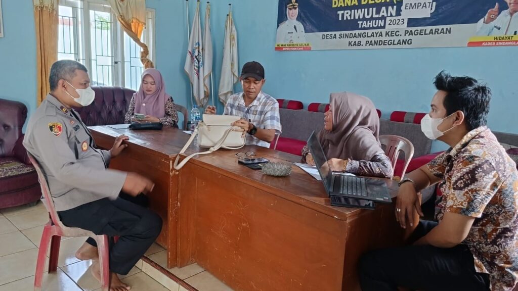 Kapolsek Pagelaran Laksanakan Sambang dan Monitoring Kegiatan Monev DD Tahap III 3 WhatsApp Image 2023 12 29 at 09.00.40