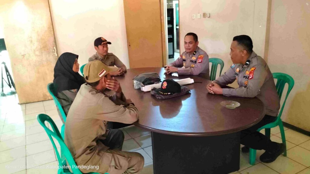 Polsek Saketi Tingkatkan Sinergitas dengan Kecamatan dan Satpol PP Melalui Kunjungan Silaturahmi 2 WhatsApp Image 2024 05 23 at 06.48.32