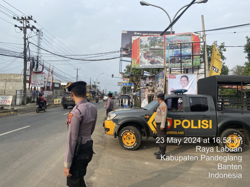 Unit Patroli Samapta Polres Pandeglang Rutin Laksanakan Pengaturan Lalu Lintas di Akhir Pekan 7 WhatsApp Image 2024 05 23 at 21.41.32