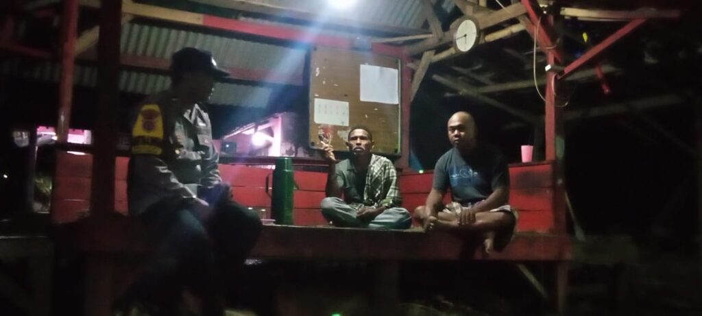 Polsek Pagelaran Gelar Kegiatan Sambang di Kampung Ciomas untuk Jaga Kamtibmas 3 WhatsApp Image 2024 05 26 at 23.01.35