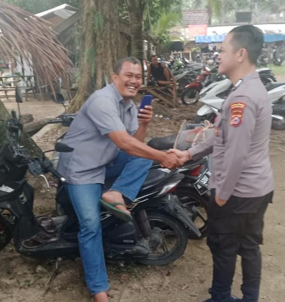 Kanit Samapta Polsek Carita Beri Himbauan untuk Menjaga Keamanan Kendaraan 1 WhatsApp Image 2024 06 04 at 21.45.31