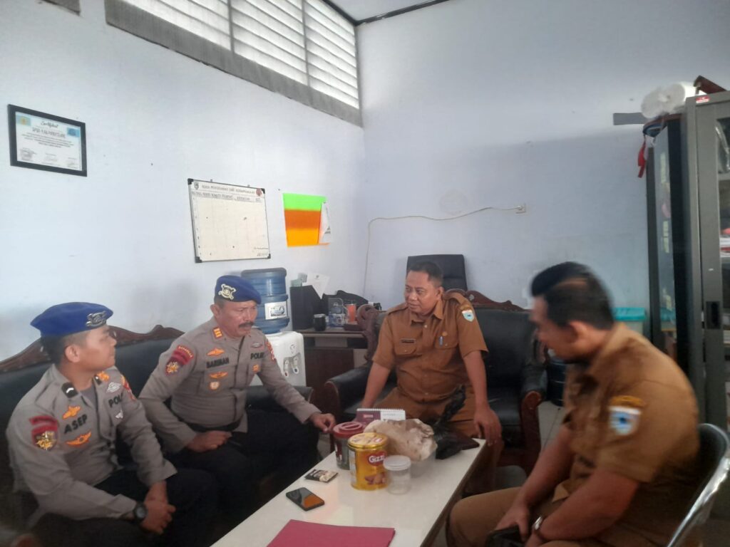 Satpolair Polres Pandeglang Gelar Koordinasi dengan BPBD Terkait Isu Gempa Mega Thrust di Kantor BPBD Kabupaten Pandeglang 6 WhatsApp Image 2024 08 27 at 11.26.14
