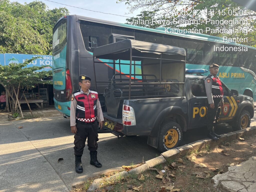 Sat Samapta Polres Pandeglang Gelar Patroli di Terminal Kadubanen, Tertibkan Angkutan Umum dan Berikan Himbauan 4 WhatsApp Image 2024 08 27 at 16.04.31