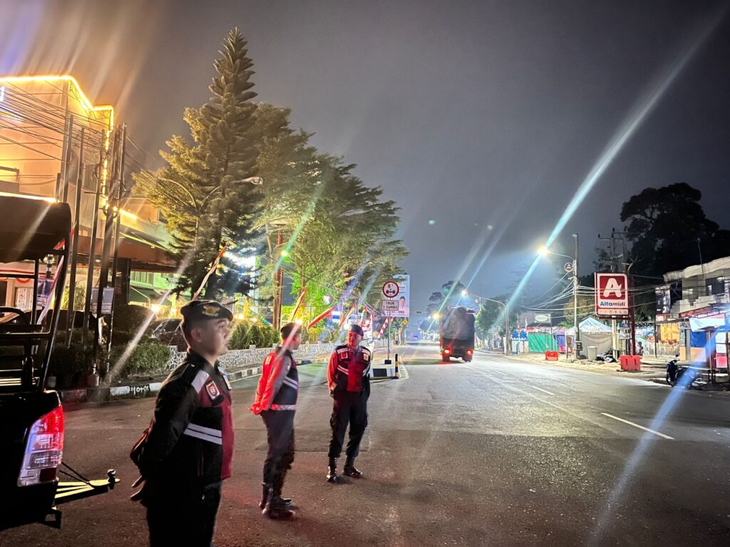 Cegah Kriminalitas Malam Hari, Sat Samapta Polres Pandeglang Gelar Patroli Malam Secara Rutin 1 WhatsApp Image 2024 08 29 at 05.21.28