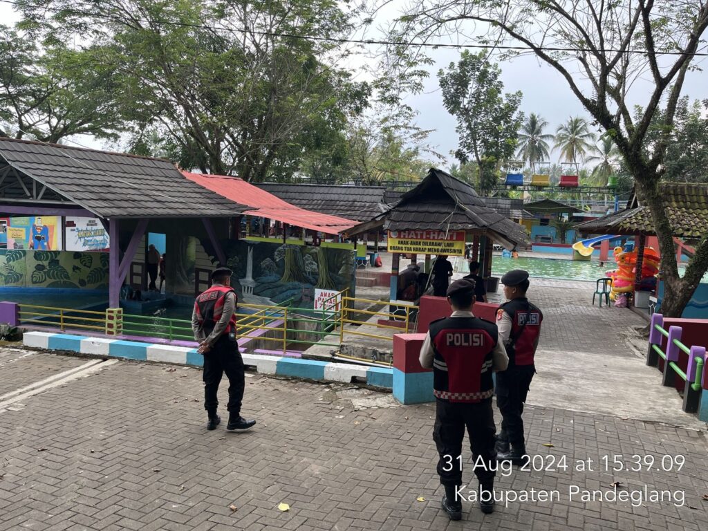 Sat Samapta Polres Pandeglang Patroli di Obyek Wisata, Jamin Kenyamanan Pengunjung Akhir Pekan 2 WhatsApp Image 2024 08 31 at 18.05.43