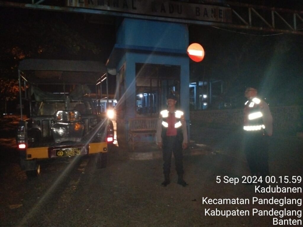 Cegah Aksi Premanisme, Sat Samapta Polres Pandeglang Gelar Patroli Malam di Terminal Kadubanen 2 WhatsApp Image 2024 09 05 at 05.16.11