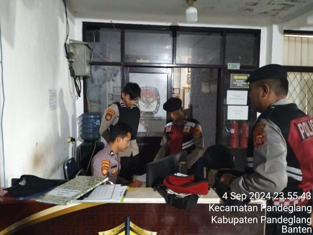 Sat Samapta Polres Pandeglang Gelar Patroli Rutin di Kantor KPU Kabupaten Pandeglang 1 WhatsApp Image 2024 09 05 at 05.16.12