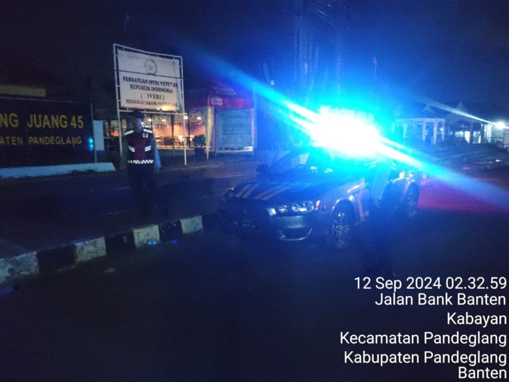 Sat Samapta Polres Pandeglang Gelar Blue Light Patrol untuk Jaga Kondusifitas Wilayah 10 WhatsApp Image 2024 09 12 at 06.03.32 1