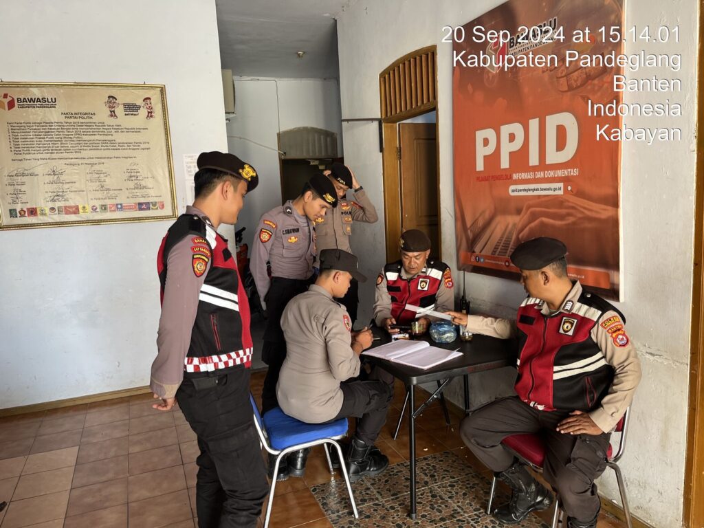 Sat Samapta Polres Pandeglang Lakukan Kontrol Barang Inventaris Personel Pengamanan di Kantor Bawaslu 9 WhatsApp Image 2024 09 20 at 17.05.44