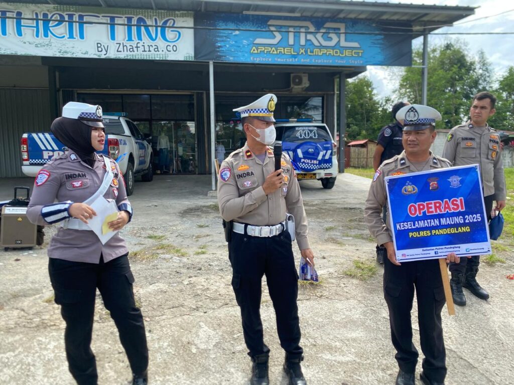 Satlantas Polres Pandeglang Gelar Hari ke-7 Operasi Keselamatan di Wilayah Perbatasan 9 WhatsApp Image 2025 02 16 at 11.23.28