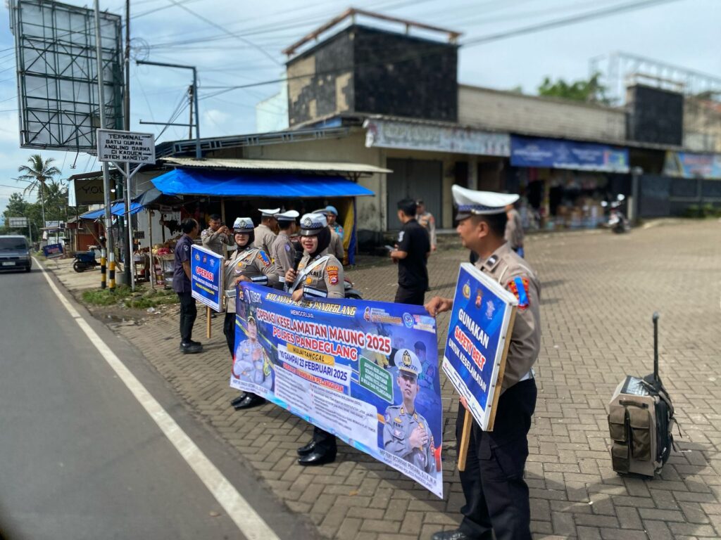 Hari ke-11 Operasi Keselamatan, Satlantas Polres Pandeglang Gelar Razia di Persimpangan Mengger 6 WhatsApp Image 2025 02 21 at 09.10.10