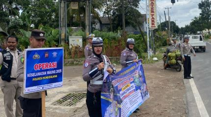 Satlantas Polres Pandeglang Gelar Operasi Keselamatan Maung 2025 di Kawasan Wisata Cikole 1 ngd