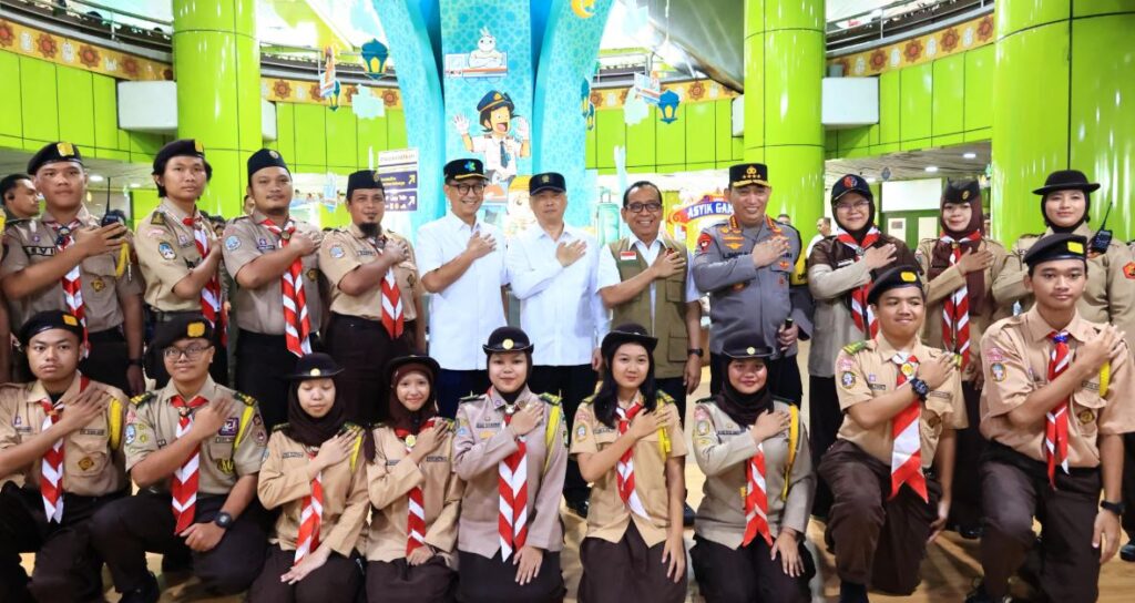 Kapolri Perintahkan Jajaran Antisipasi Kejahatan di Sekitar Stasiun Agar Pemudik Nyaman dan Aman 9 uyh