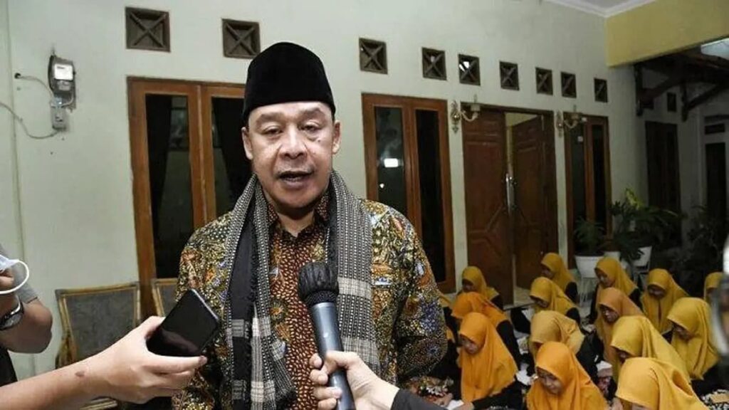 Sesepuh Ponpes Buntet Apresiasi Kapolri yang Sukses Amankan Mudik Lebaran 3 WhatsApp Image 2025 04 23 at 14.19.54