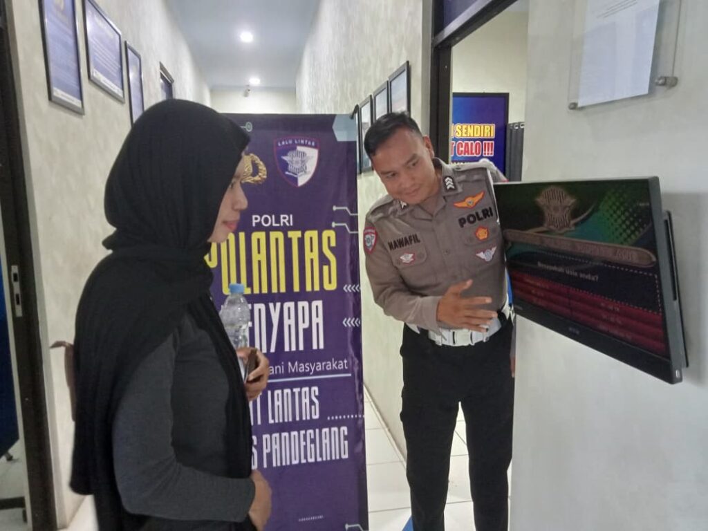Satlantas Polres Pandeglang Berikan Pelayanan Prima kepada Pemohon SIM melalui Program Polantas Menyapa 10 WhatsApp Image 2026 01 27 at 10.09.42