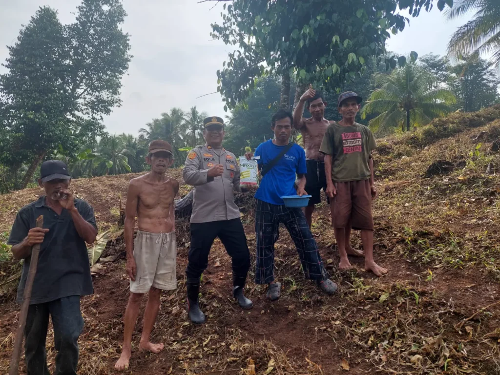 Dukung Swasembada Pangan, Polsek Bojong Gelar Penanaman Jagung Hibrida Bersama Kelompok Tani 3 MConverter.eu WhatsApp Image 2026 06 16 at 09.55.51